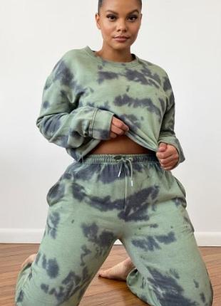 Утепленные спортивные штаны джоггеры prettylittlething