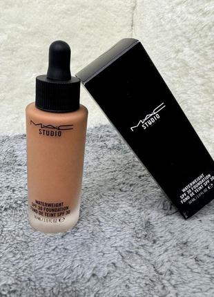 Studio waterweight spf 30 foundation легкий увлажняющий тональный крем spf 30