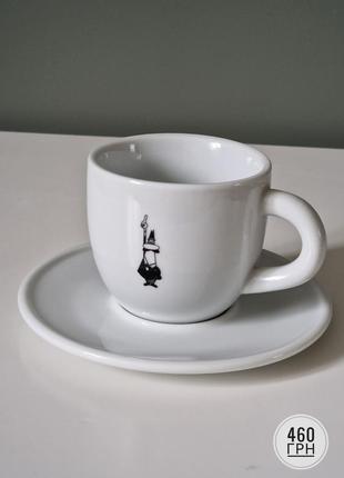 Фарфоровая чашка фарфоровая чашка из блюдцеса италия bialetti