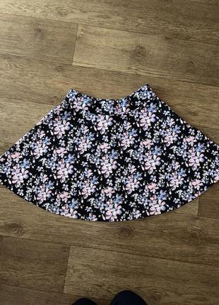 Розмір л, цікава спідниця, квітковий принт,