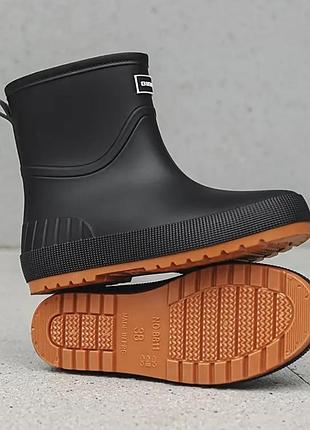 Резиновые женские сапоги