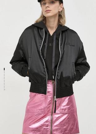 Бомбер утеплений guess