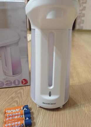 Автоматический дозатор жидкого мыла