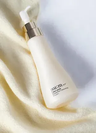 Пенка-эссенция для умывания с натуральными экстрактами su:m37 skin saver essential cleansing