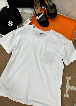 Брендовая базовая футболка в стиле hermes