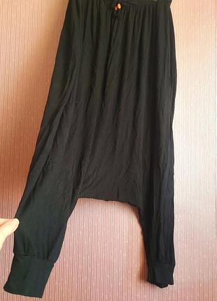 Дизайнерские стильные брюки с монтажей, заниженным шаговым швом, выпущенной слонкой в стиле rundholz owen