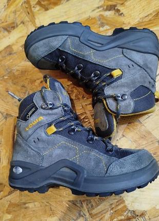 Трекинговые кожаные замшевые ботинки на мембране не промокаемые lowa gore-tex