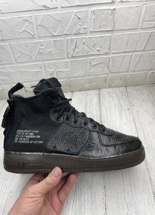 Крутые черные кроссовки nike air force 1 mid sf special field