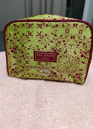 Косметичка