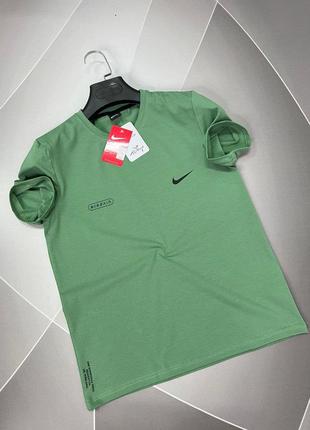 Чоловіча футболка nike