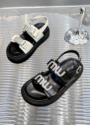 Босоніжки у стилі miu miu