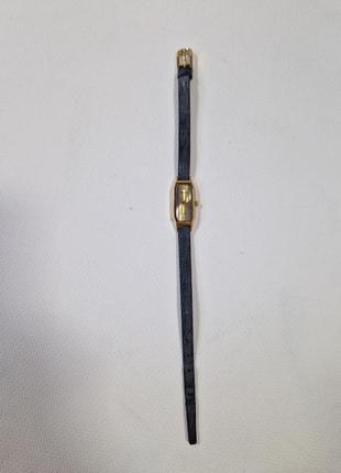 Винтажные часы accurist quartz