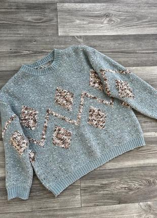 Актуальный свитер в скандинавском стиле оверсайз