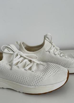 Белые кроссовки от mark o”polo