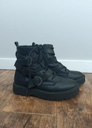 Ботинки zara 35 розмір