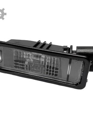 Плафон підсвітки номера golf 5 volkswagen 3d0943021a 1k8943021