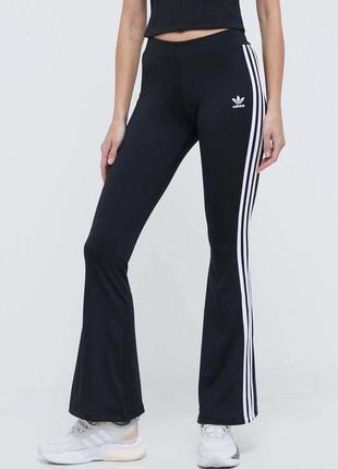Женские стрейчевые спортивные штаны клеш/леггинсы adidas