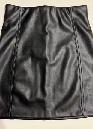 Шкіряна  чорна міні спідниця   zara