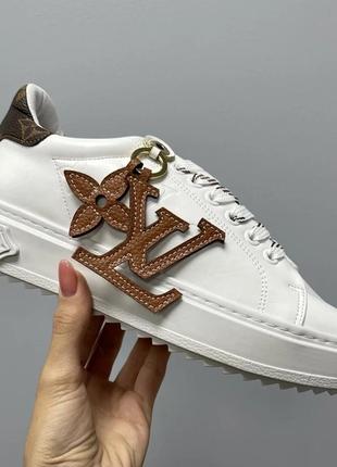 Louis vuitton sneakers pendant