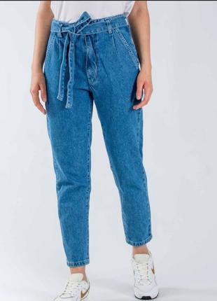 Джинсы с пояском