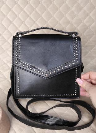 Sling bag bershka on sale