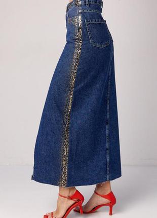 Длинная джинсовая юбка с леопардовым напылением, цвет: синий5 фото