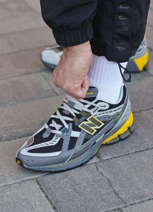 Чоловічі кросівки new balance 1906u black/yellow2 фото