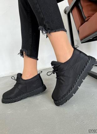 Сноубутси с плащевки черные