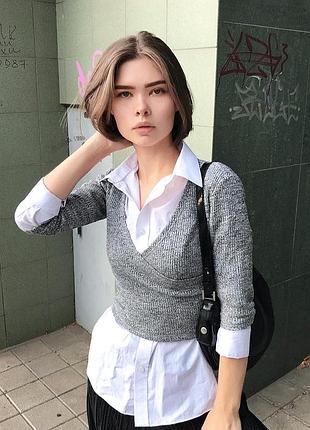 Серый топ в рубчик