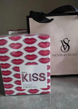 Парфумована вода victoria's secret just a kiss 100 мл оригінал