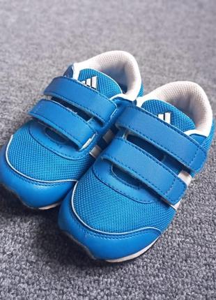 Кроссовки синего цвета adidas оригинал на мальчика 23 размер, 15 см