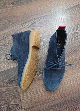Замшевые ботинки