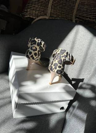 Туфлі з натуральної італійської шкіри та замші жіночі на підборах з ремінцями3 фото
