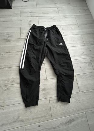 Спортивные штаны adidas