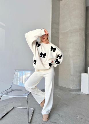 Костюм жіночий з брюками білий бежевий та чорний