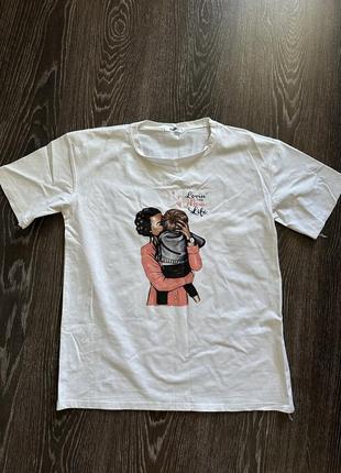 Футболка с принтом новая