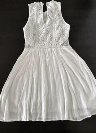 Платье белое с кружевом3 фото