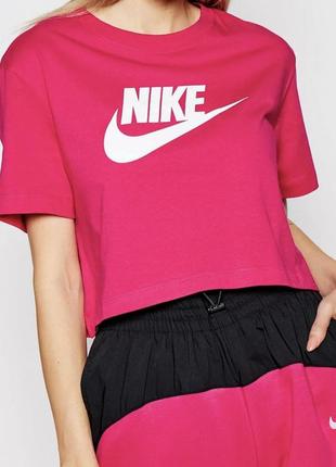 Укорочена футболка nike