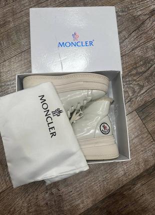Ботинки на меху в стиле moncler