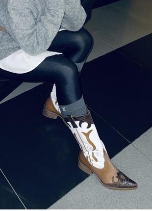 Шкіряні коричневі білі козаки