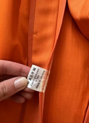 Оранжевый тренч 5