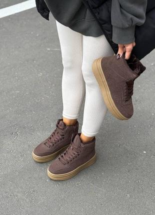 Високі кросівки жіночі зимові