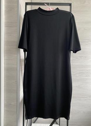 Трикотажна сукня new look в рубчик, коротка силуетна чорна сукня комір стійка