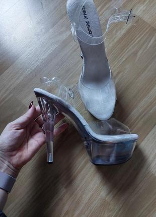 Стрипы public desire