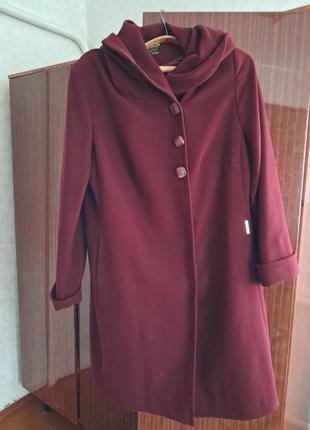 Пальто бордо