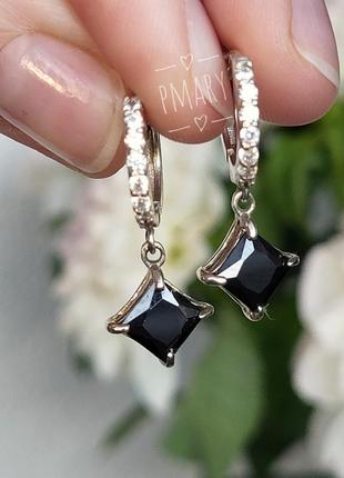 Серебряные серьги с цирконами