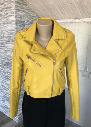 Куртка, косуха женская, насыщенный желтый цвет, xs-s размер, pull & bear