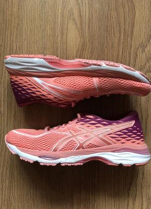 Жіночі кросівки asics gel-cumulus 19