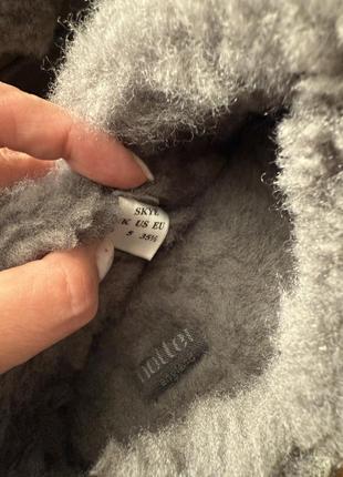 Низкие женские угги с натуральным мехом серые