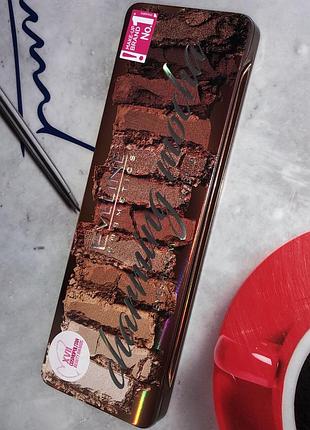 Палетка палітра набір тіней для повік очей із пензликом пензлем eveline charming mocha eyeshadow коричневі нюдові нюд матові шимерні блискучі сатинові